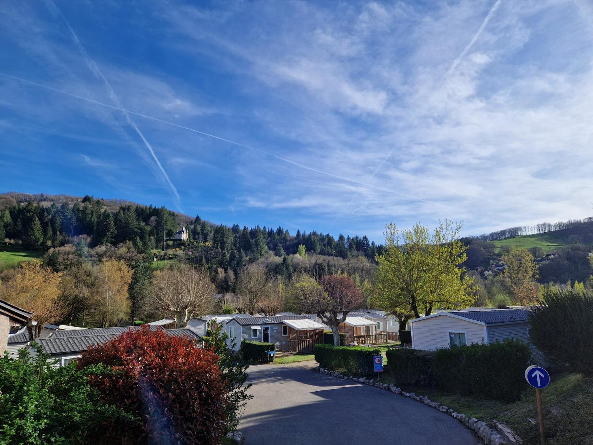 Camping Paradis Marmotel Saint Geniez d'Olt Bagian luar foto