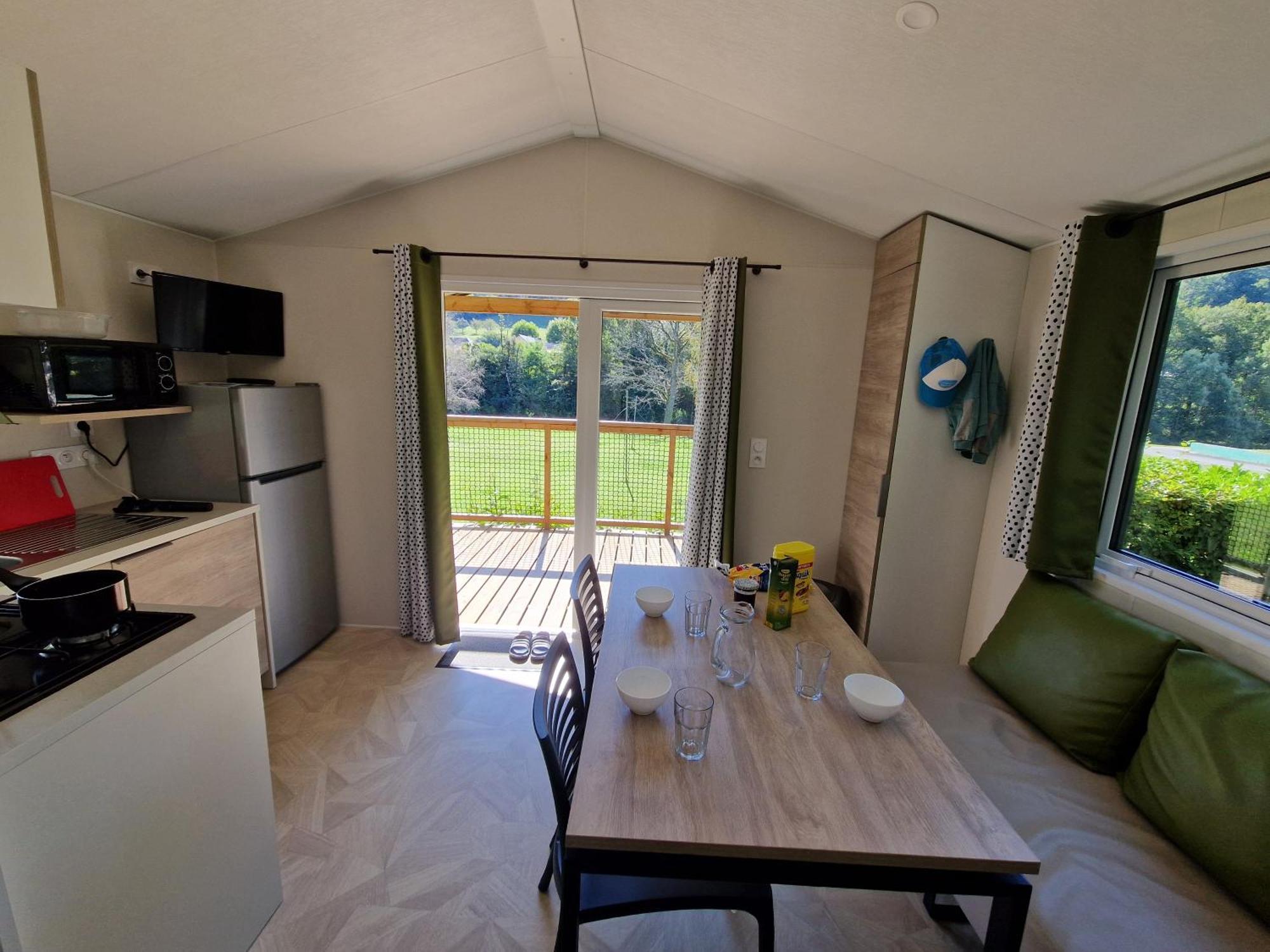 Camping Paradis Marmotel Saint Geniez d'Olt Ruang foto
